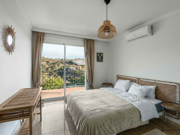 FOR SALE 🏡 Tranquil Three-Level Retreat with Pool and Sea Views – Estepona