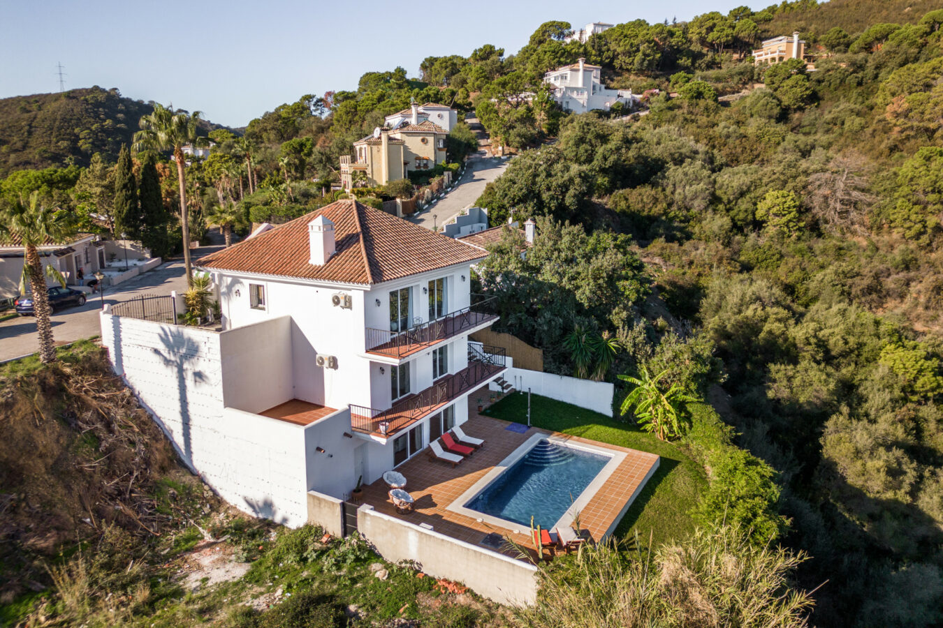 FOR SALE 🏡 Tranquil Three-Level Retreat with Pool and Sea Views – Estepona
