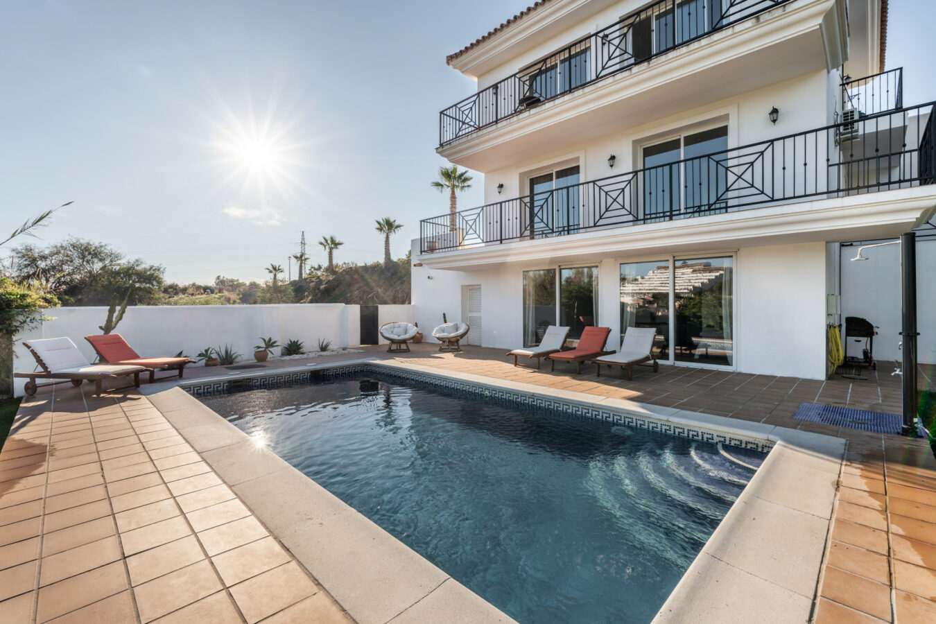 FOR SALE 🏡 Tranquil Three-Level Retreat with Pool and Sea Views – Estepona