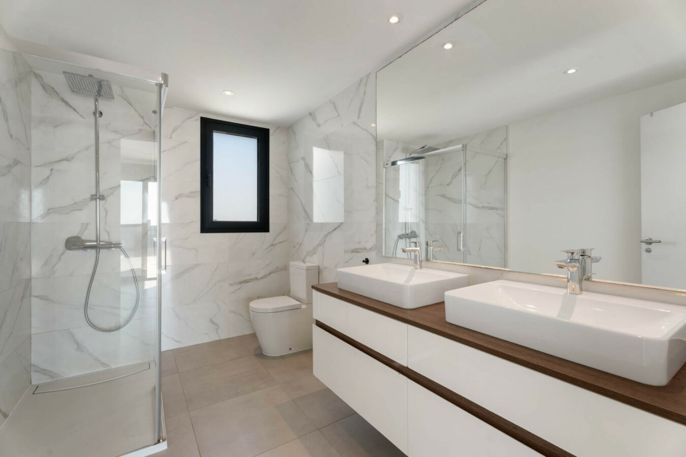 FOR SALE 🏡 Modern Sea-View Penthouse with Private Solarium & Resort Amenities – Selwo, Estepona