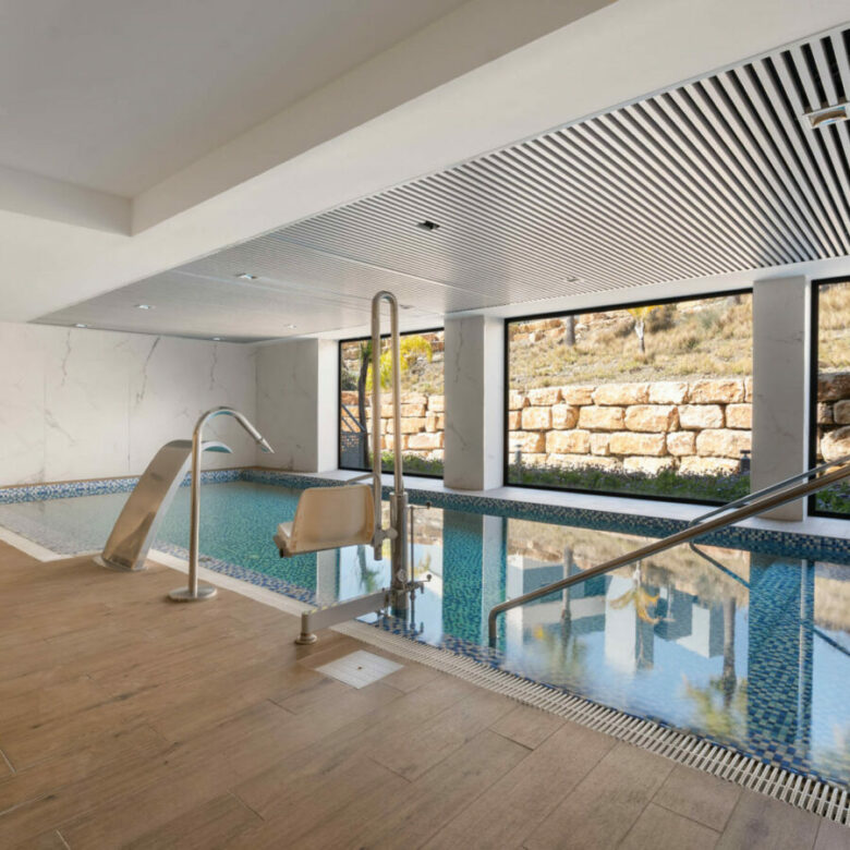 FOR SALE 🏡 Modern Sea-View Penthouse with Private Solarium & Resort Amenities – Selwo, Estepona