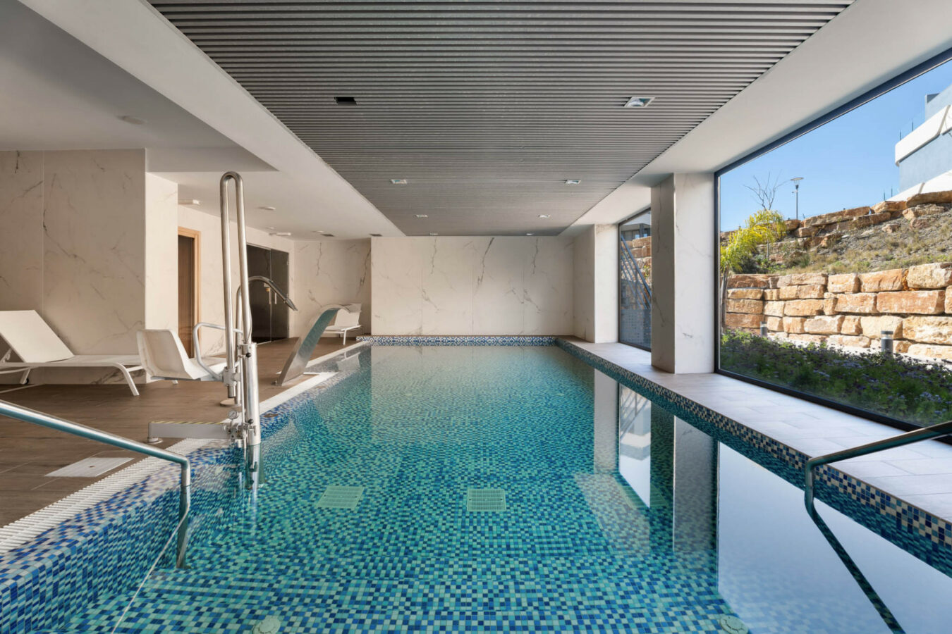 FOR SALE 🏡 Modern Sea-View Penthouse with Private Solarium & Resort Amenities – Selwo, Estepona