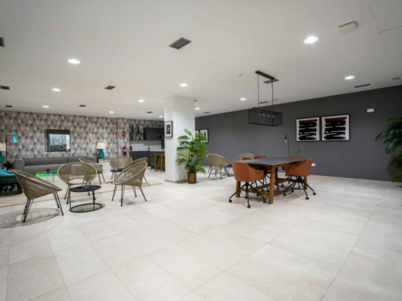 FOR SALE 🏡 Modern Sea-View Penthouse with Private Solarium & Resort Amenities – Selwo, Estepona