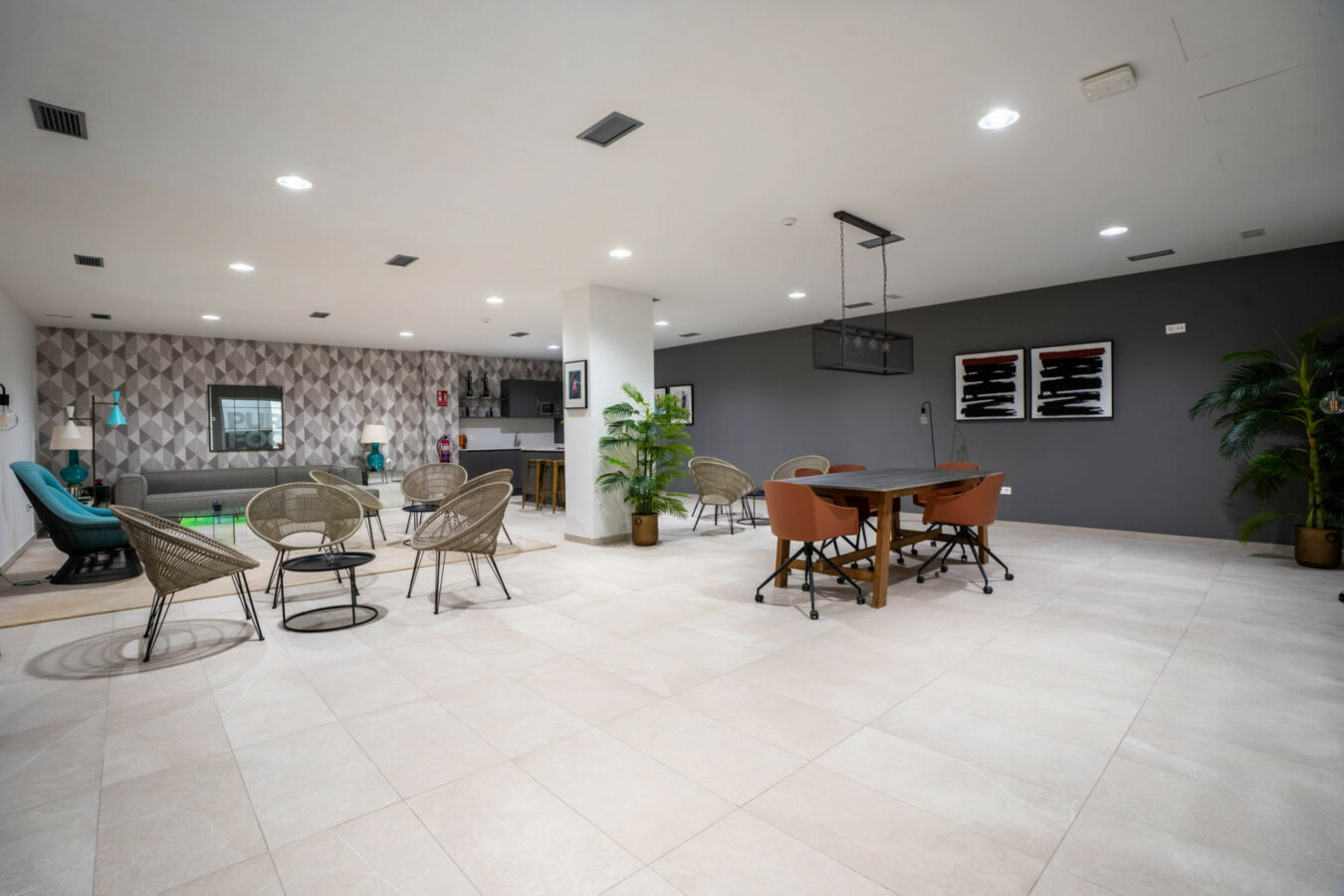 FOR SALE 🏡 Modern Sea-View Penthouse with Private Solarium & Resort Amenities – Selwo, Estepona