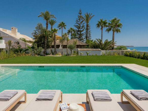 FOR SALE 🏡 Frontline Beach Villa with Panoramic Sea Views – La Cala de Mijas, Mijas