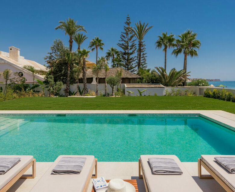 FOR SALE 🏡 Frontline Beach Villa with Panoramic Sea Views – La Cala de Mijas, Mijas