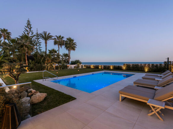 FOR SALE 🏡 Frontline Beach Villa with Panoramic Sea Views – La Cala de Mijas, Mijas