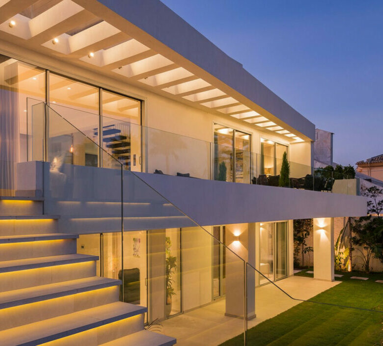 FOR SALE 🏡 Frontline Beach Villa with Panoramic Sea Views – La Cala de Mijas, Mijas
