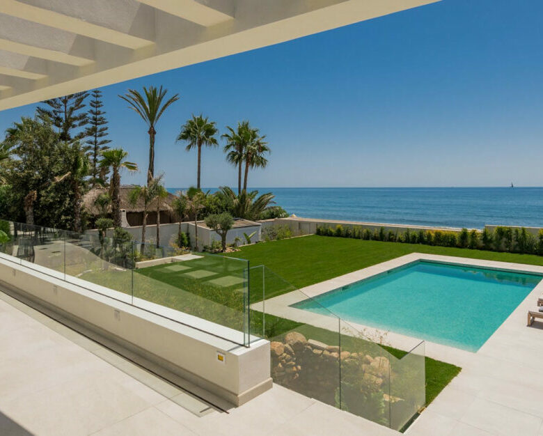FOR SALE 🏡 Frontline Beach Villa with Panoramic Sea Views – La Cala de Mijas, Mijas