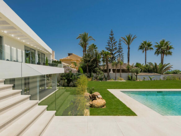 FOR SALE 🏡 Frontline Beach Villa with Panoramic Sea Views – La Cala de Mijas, Mijas