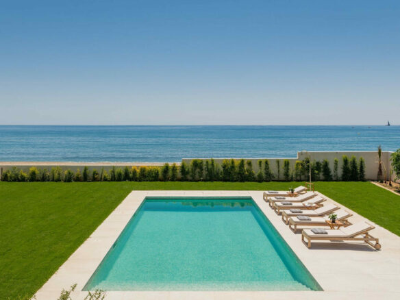 FOR SALE 🏡 Frontline Beach Villa with Panoramic Sea Views – La Cala de Mijas, Mijas