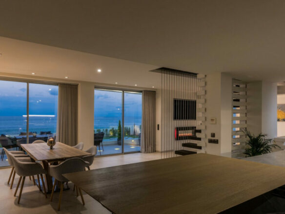 FOR SALE 🏡 Frontline Beach Villa with Panoramic Sea Views – La Cala de Mijas, Mijas