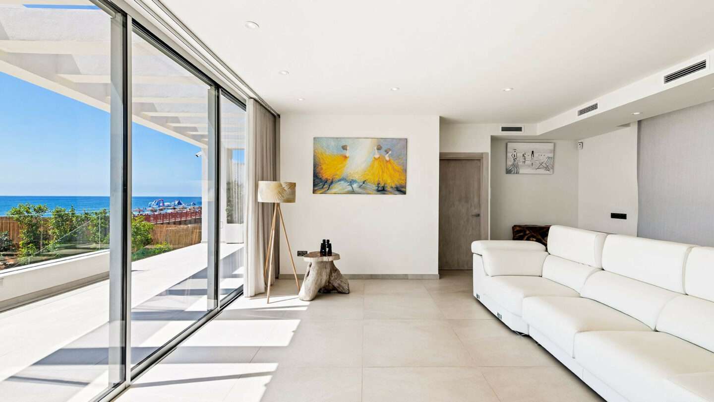 FOR SALE 🏡 Frontline Beach Villa with Panoramic Sea Views – La Cala de Mijas, Mijas