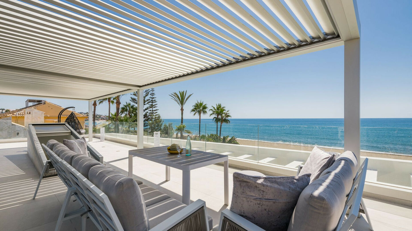 FOR SALE 🏡 Frontline Beach Villa with Panoramic Sea Views – La Cala de Mijas, Mijas