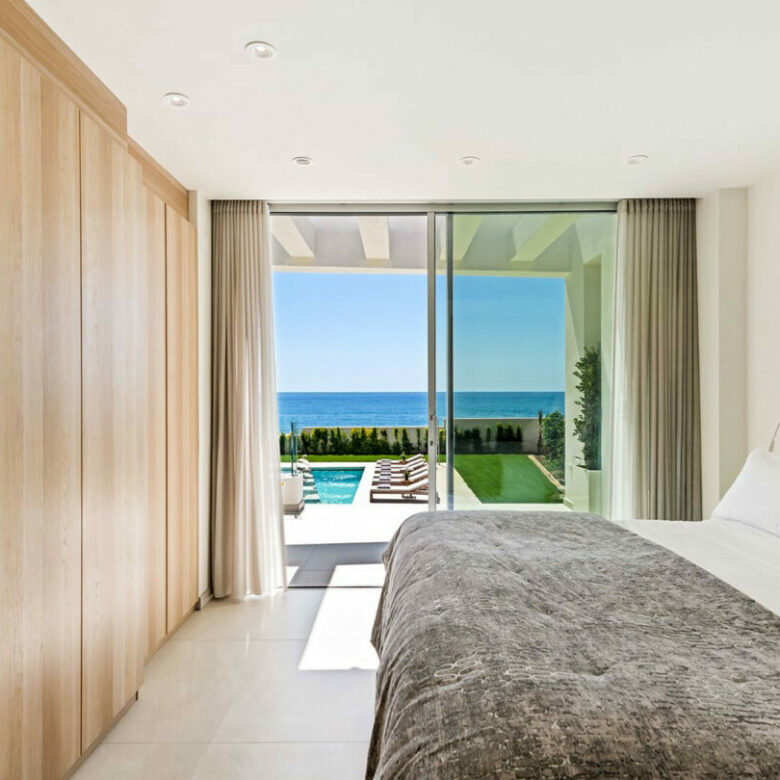 FOR SALE 🏡 Frontline Beach Villa with Panoramic Sea Views – La Cala de Mijas, Mijas