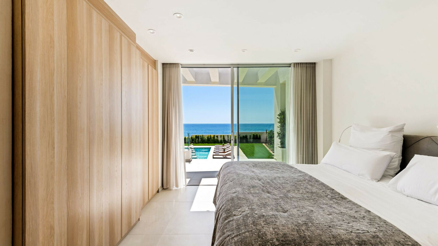 FOR SALE 🏡 Frontline Beach Villa with Panoramic Sea Views – La Cala de Mijas, Mijas