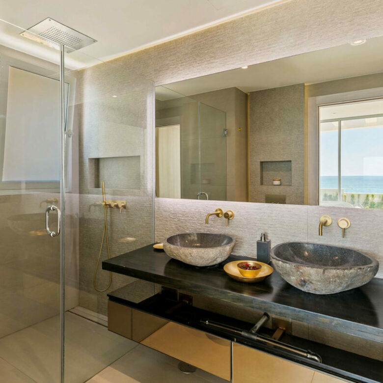 FOR SALE 🏡 Frontline Beach Villa with Panoramic Sea Views – La Cala de Mijas, Mijas