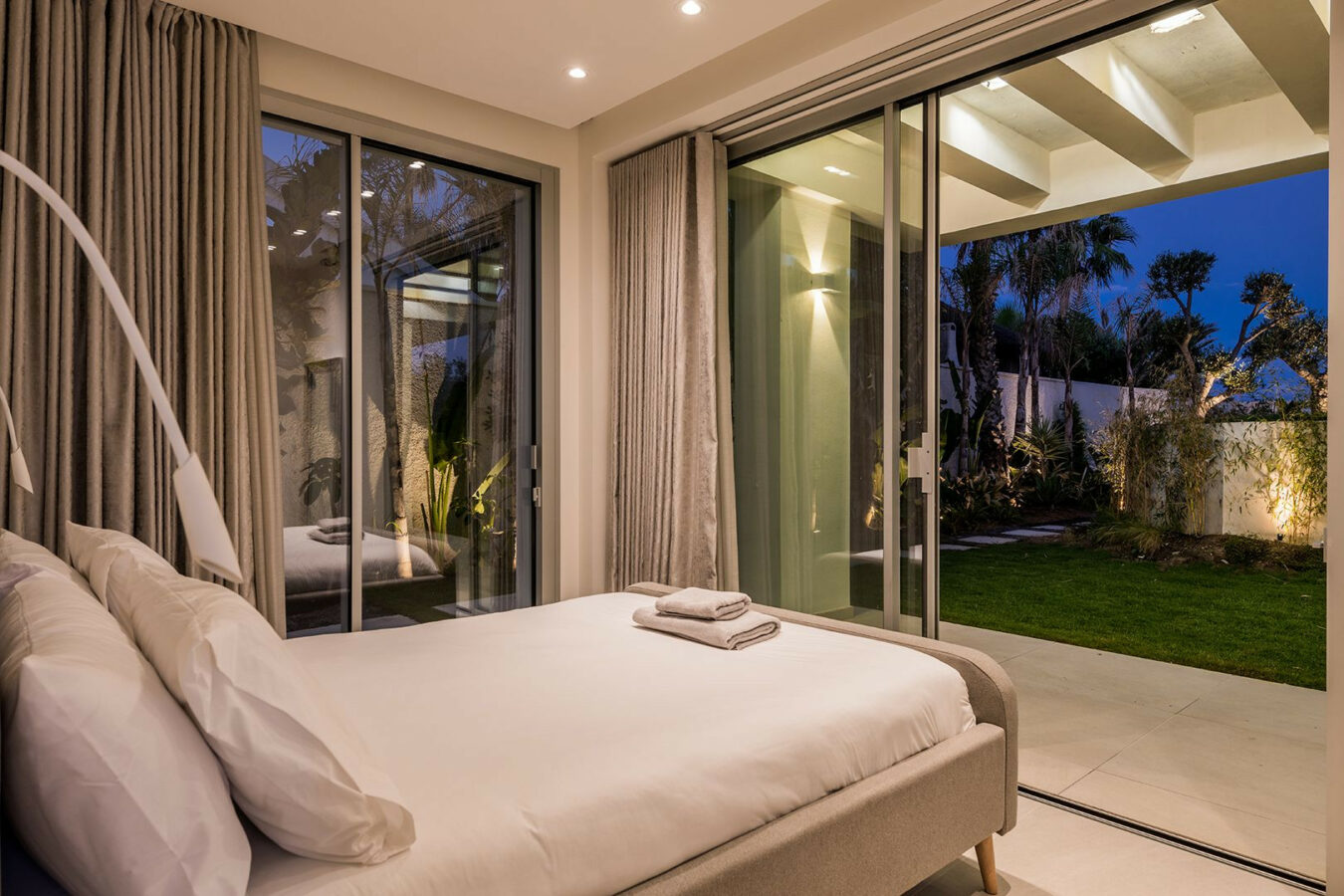 FOR SALE 🏡 Frontline Beach Villa with Panoramic Sea Views – La Cala de Mijas, Mijas