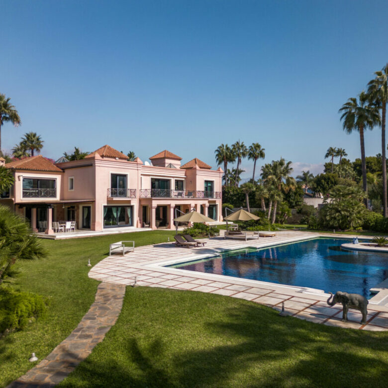 FOR SALE 🏡 Palatial Andalusian Estate with Guest House, Tennis Court & Wine Cellar – Paraiso Barronal, Estepona