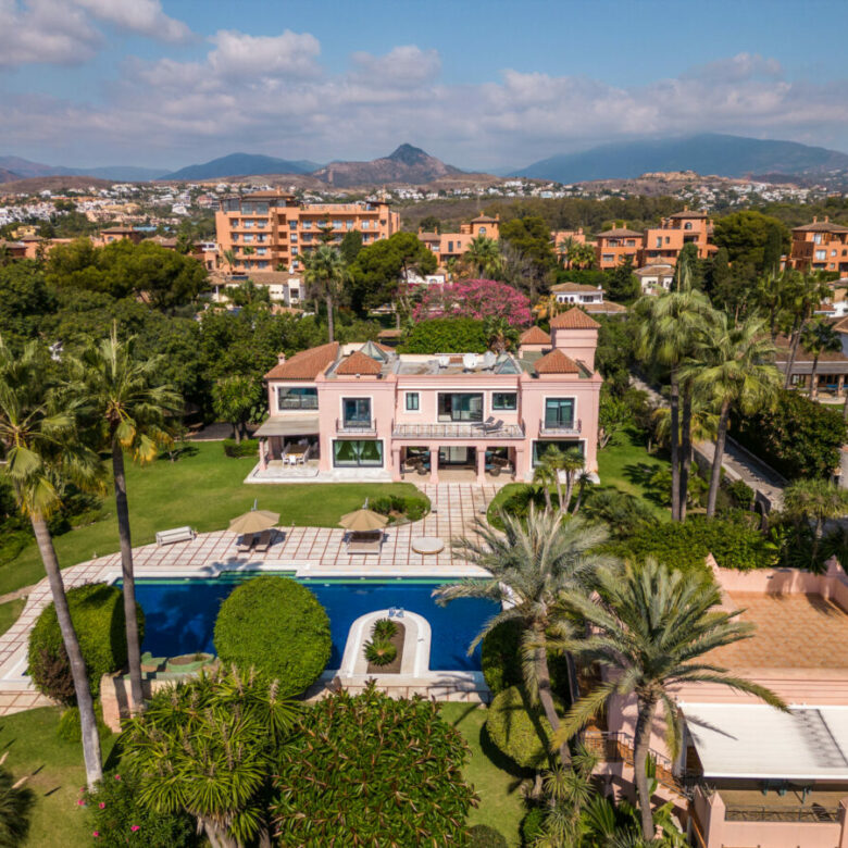 FOR SALE 🏡 Palatial Andalusian Estate with Guest House, Tennis Court & Wine Cellar – Paraiso Barronal, Estepona