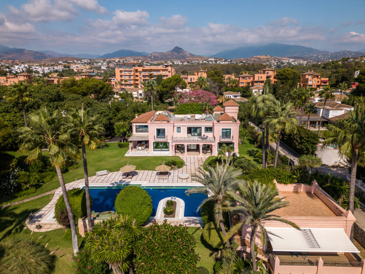 FOR SALE 🏡 Palatial Andalusian Estate with Guest House, Tennis Court & Wine Cellar – Paraiso Barronal, Estepona