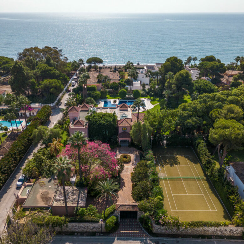FOR SALE 🏡 Palatial Andalusian Estate with Guest House, Tennis Court & Wine Cellar – Paraiso Barronal, Estepona