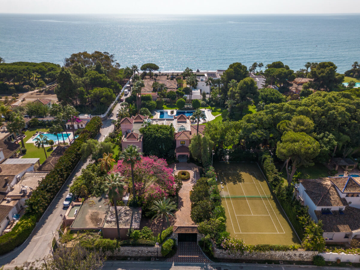 FOR SALE 🏡 Palatial Andalusian Estate with Guest House, Tennis Court & Wine Cellar – Paraiso Barronal, Estepona