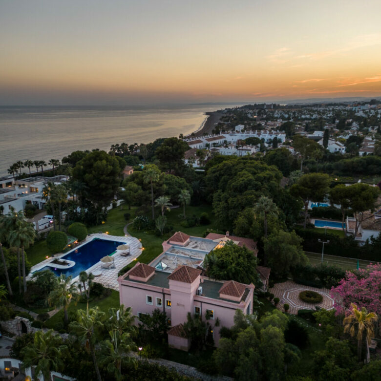 FOR SALE 🏡 Palatial Andalusian Estate with Guest House, Tennis Court & Wine Cellar – Paraiso Barronal, Estepona