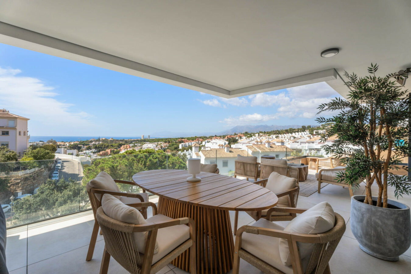 FOR SALE 🏡 Contemporary Duplex Penthouse with Private Rooftop Pool & Sea Views – Marbella East, Marbella