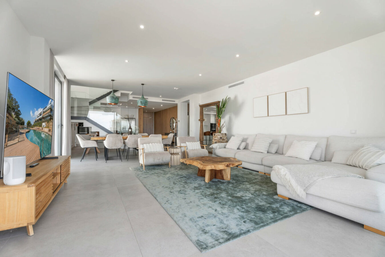 FOR SALE 🏡 Contemporary Duplex Penthouse with Private Rooftop Pool & Sea Views – Marbella East, Marbella
