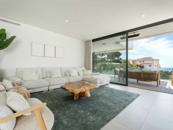FOR SALE 🏡 Contemporary Duplex Penthouse with Private Rooftop Pool & Sea Views – Marbella East, Marbella