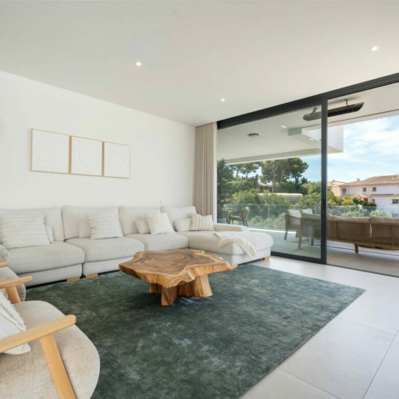 FOR SALE 🏡 Contemporary Duplex Penthouse with Private Rooftop Pool & Sea Views – Marbella East, Marbella