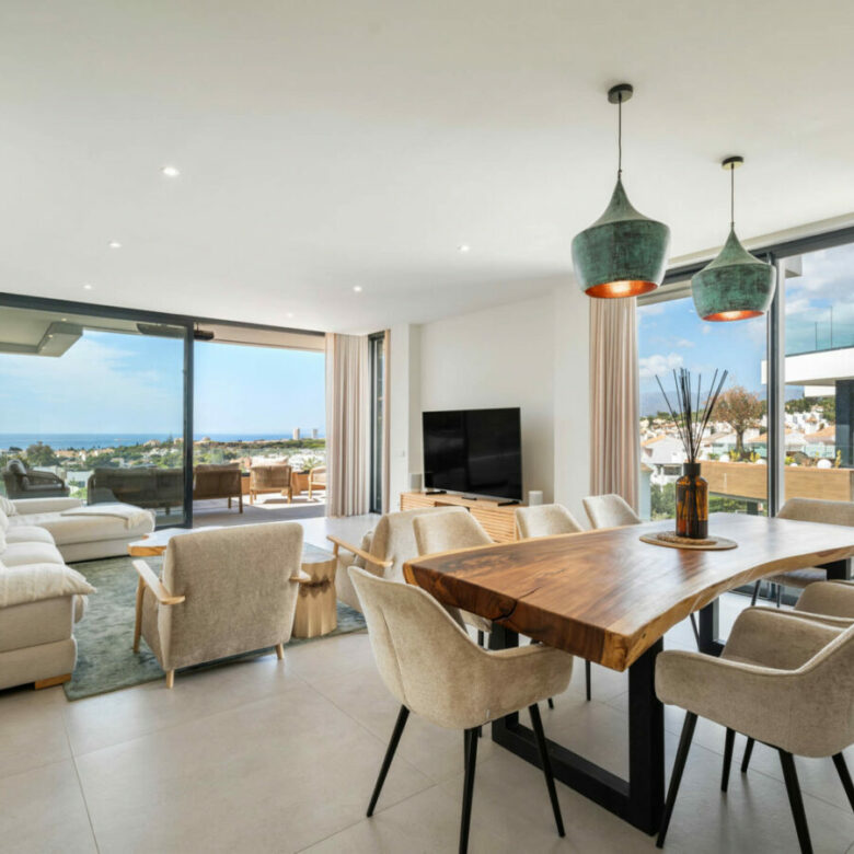 FOR SALE 🏡 Contemporary Duplex Penthouse with Private Rooftop Pool & Sea Views – Marbella East, Marbella