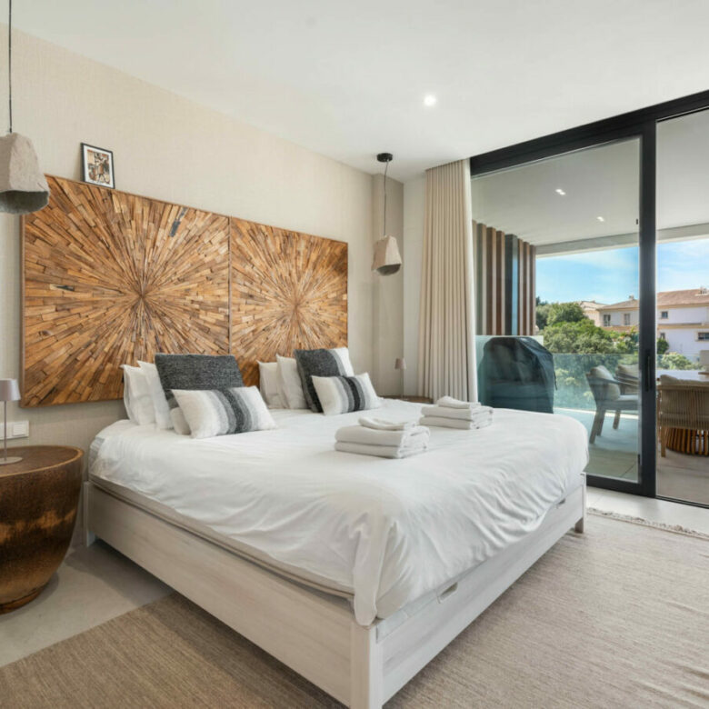 FOR SALE 🏡 Contemporary Duplex Penthouse with Private Rooftop Pool & Sea Views – Marbella East, Marbella