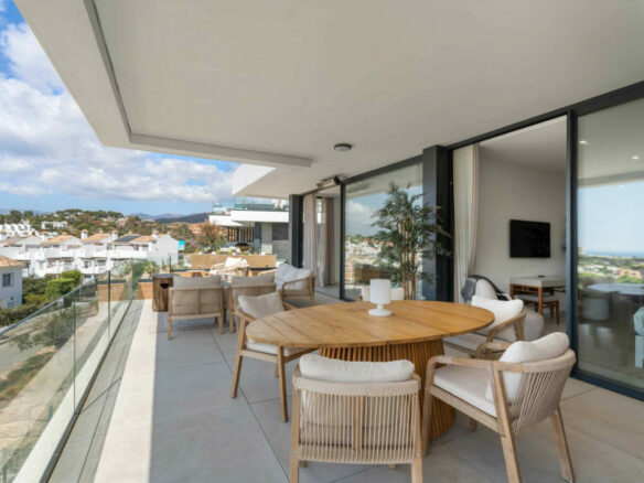 FOR SALE 🏡 Contemporary Duplex Penthouse with Private Rooftop Pool & Sea Views – Marbella East, Marbella