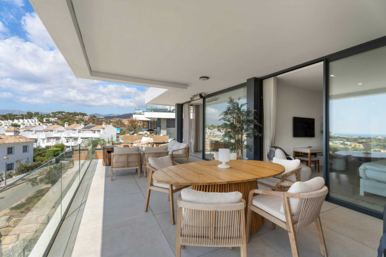 FOR SALE 🏡 Contemporary Duplex Penthouse with Private Rooftop Pool & Sea Views – Marbella East, Marbella