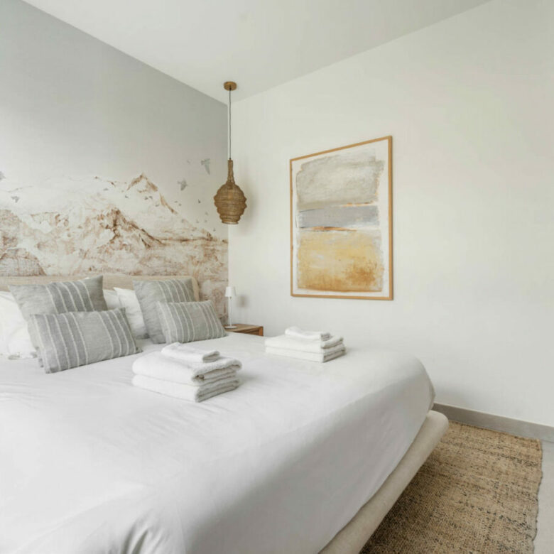FOR SALE 🏡 Contemporary Duplex Penthouse with Private Rooftop Pool & Sea Views – Marbella East, Marbella