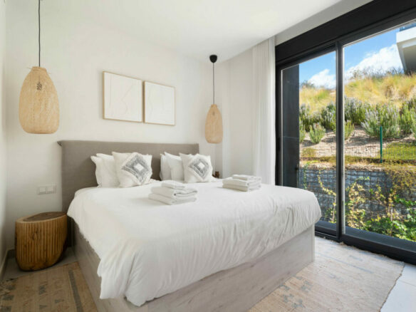 FOR SALE 🏡 Contemporary Duplex Penthouse with Private Rooftop Pool & Sea Views – Marbella East, Marbella