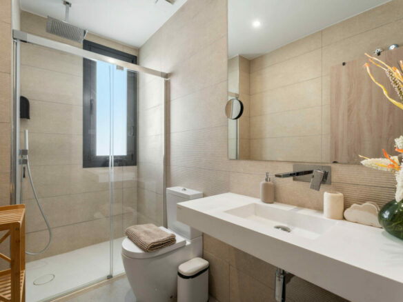 FOR SALE 🏡 Contemporary Duplex Penthouse with Private Rooftop Pool & Sea Views – Marbella East, Marbella