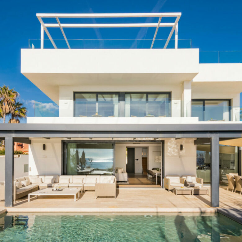 FOR SALE 🏡 Beachfront Villa with Direct Sand Access and Rooftop Wellness Deck – Costabella, Marbella