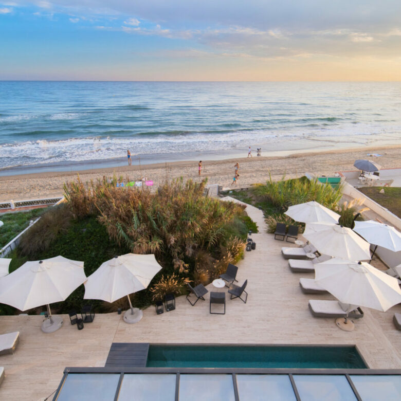 FOR SALE 🏡 Beachfront Villa with Direct Sand Access and Rooftop Wellness Deck – Costabella, Marbella