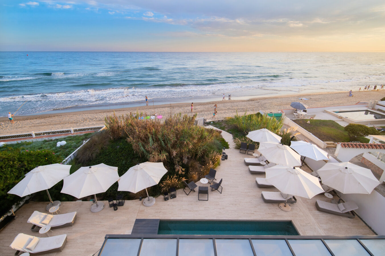 FOR SALE 🏡 Beachfront Villa with Direct Sand Access and Rooftop Wellness Deck – Costabella, Marbella