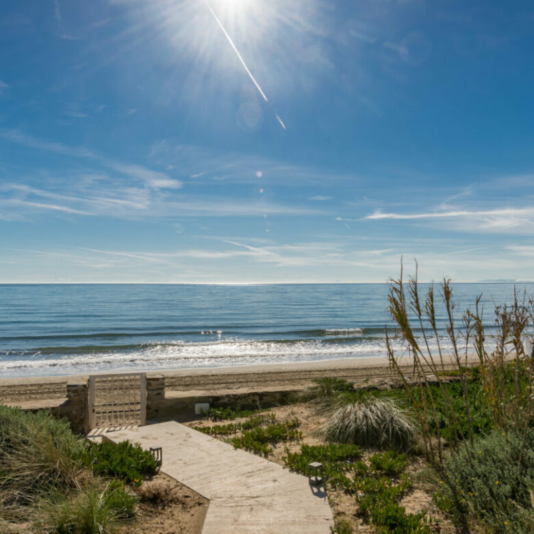 FOR SALE 🏡 Beachfront Villa with Direct Sand Access and Rooftop Wellness Deck – Costabella, Marbella
