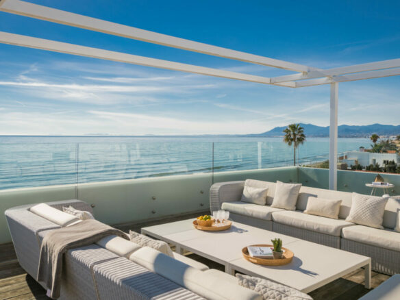 FOR SALE 🏡 Beachfront Villa with Direct Sand Access and Rooftop Wellness Deck – Costabella, Marbella