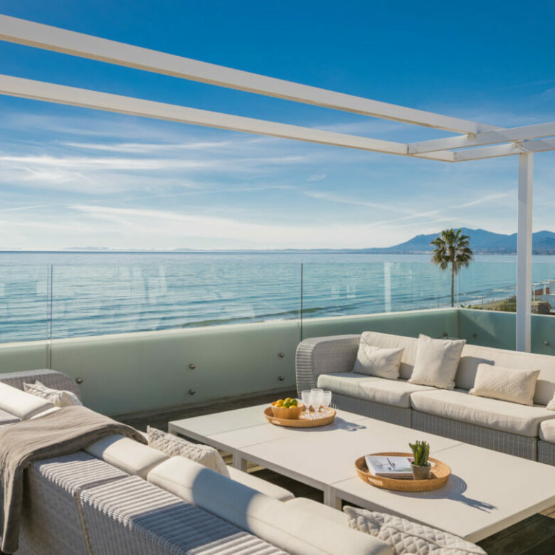 FOR SALE 🏡 Beachfront Villa with Direct Sand Access and Rooftop Wellness Deck – Costabella, Marbella