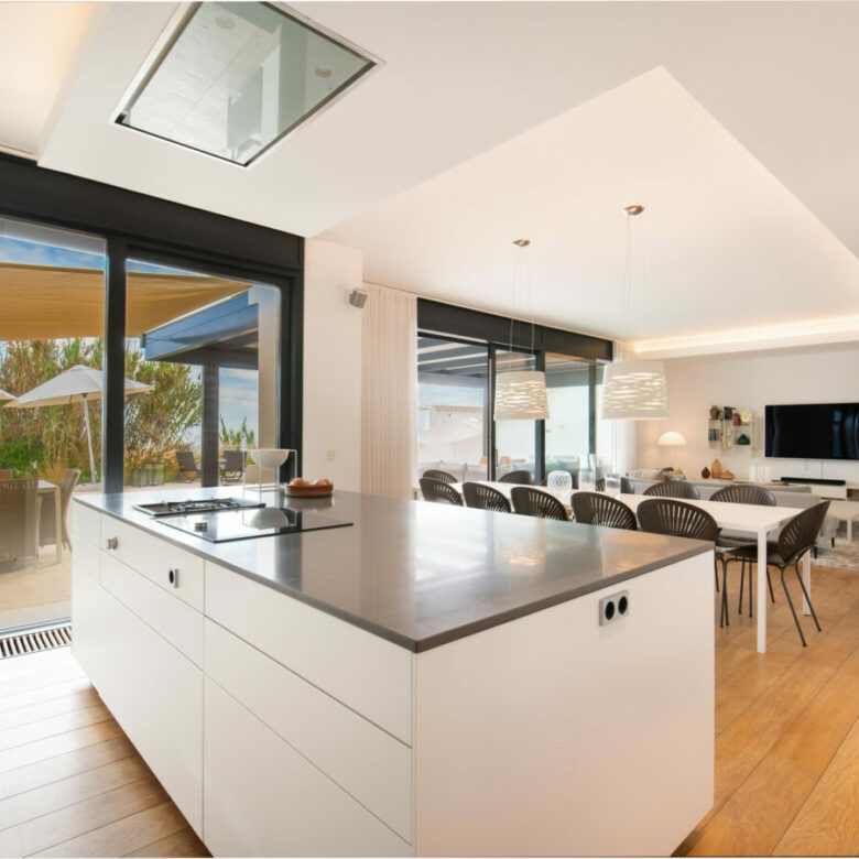 FOR SALE 🏡 Beachfront Villa with Direct Sand Access and Rooftop Wellness Deck – Costabella, Marbella