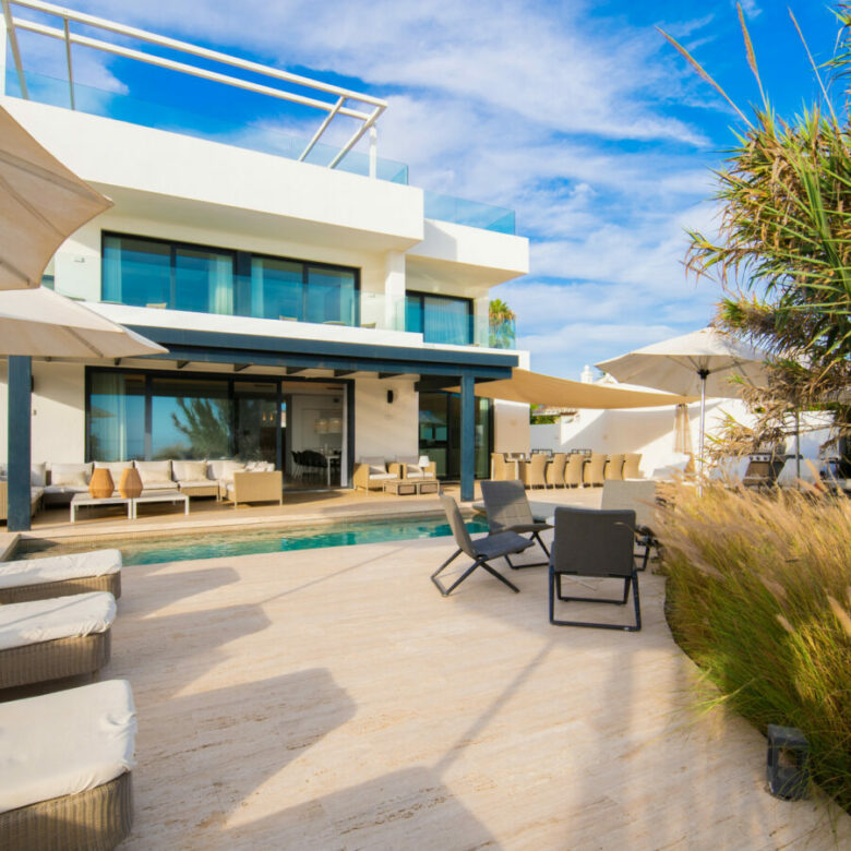 FOR SALE 🏡 Beachfront Villa with Direct Sand Access and Rooftop Wellness Deck – Costabella, Marbella