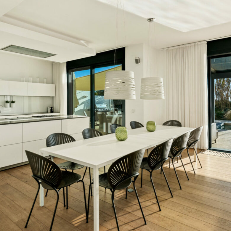 FOR SALE 🏡 Beachfront Villa with Direct Sand Access and Rooftop Wellness Deck – Costabella, Marbella