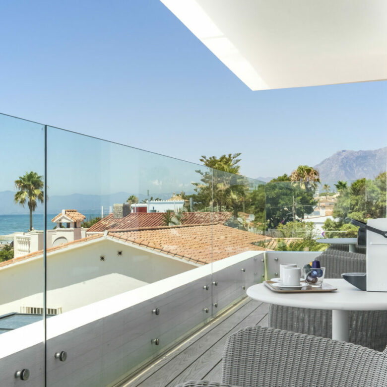 FOR SALE 🏡 Beachfront Villa with Direct Sand Access and Rooftop Wellness Deck – Costabella, Marbella