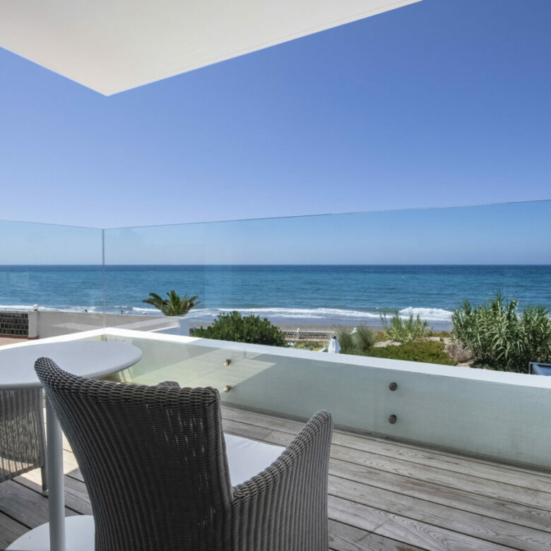 FOR SALE 🏡 Beachfront Villa with Direct Sand Access and Rooftop Wellness Deck – Costabella, Marbella